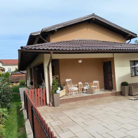 Luxury Airport Retreat Apartment Cluj-Napoca Exterior photo