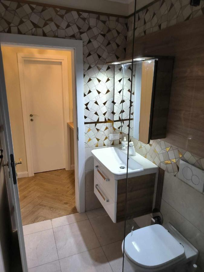 Luxury Airport Retreat Apartment Cluj-Napoca Exterior photo
